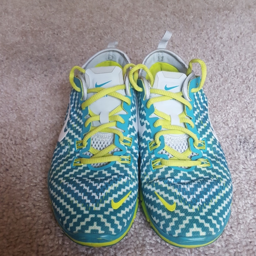 Shoes - Picture 2 of 8